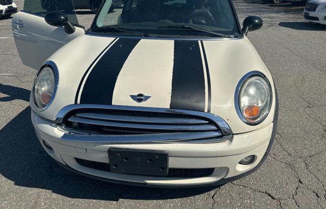 Photo 7 from auction – 2007 MINI COOPER with VIN WMWMF335X7TU63066