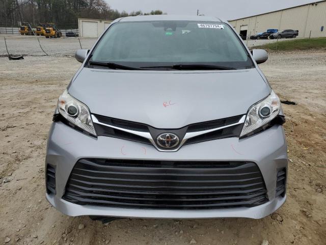 Photo 5 from auction – 2018 TOYOTA SIENNA LE with VIN 5TDKZ3DC4JS901648