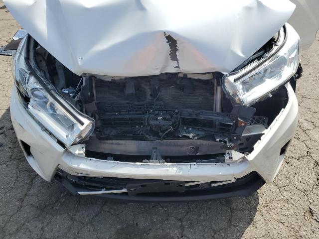 Photo 12 from auction – 2018 TOYOTA HIGHLANDER with VIN 5TDZARFH1JS041760