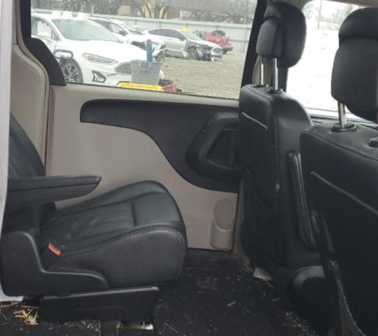 Photo 11 from auction – 2012 CHRYSLER TOWN & COU with VIN 2C4RC1BG6CR258984