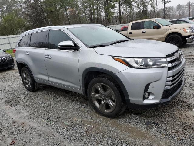 Photo 4 from auction – 2017 TOYOTA HIGHLANDER with VIN 5TDYZRFH8HS220344