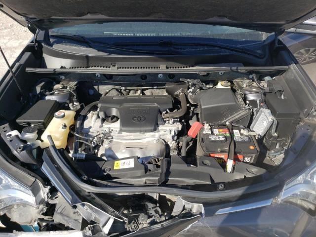Photo 12 from auction – 2017 TOYOTA RAV4 XLE with VIN JTMRFREV5HD213822