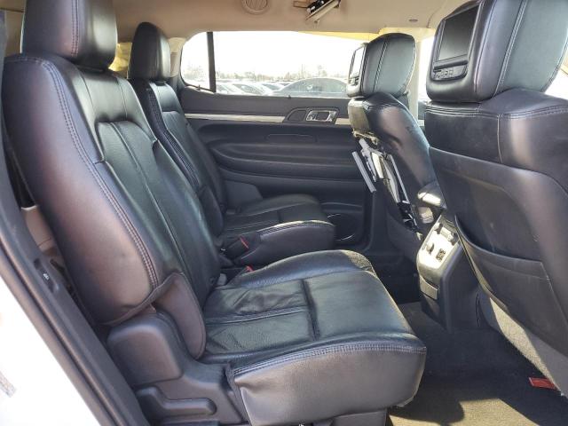 Фото 11 с аукциона – 2011 LINCOLN MKT с VIN 2LMHJ5AT3BBJ50126