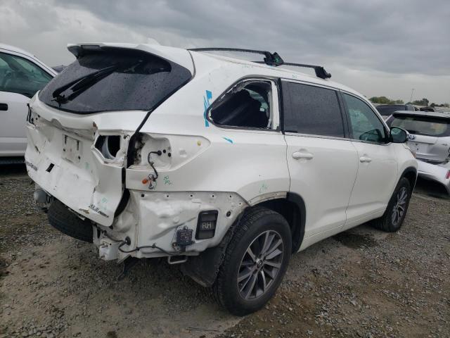 Photo 3 from auction – 2018 TOYOTA HIGHLANDER with VIN 5TDJZRFH9JS486981