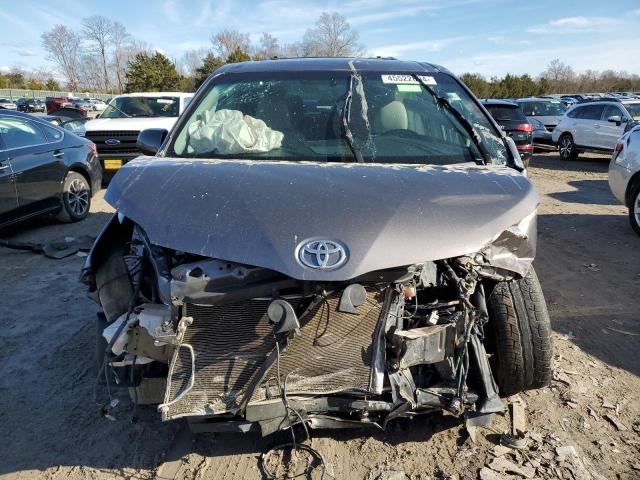 Photo 5 from auction – 2015 TOYOTA SIENNA XLE with VIN 5TDDK3DC8FS113976