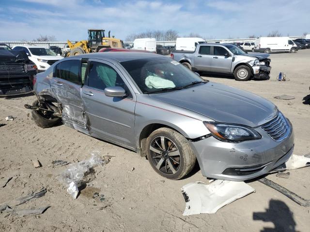 Foto 4 de la subasta – 2013 CHRYSLER 200 LX con VIN 1C3CCBAB9DN568714