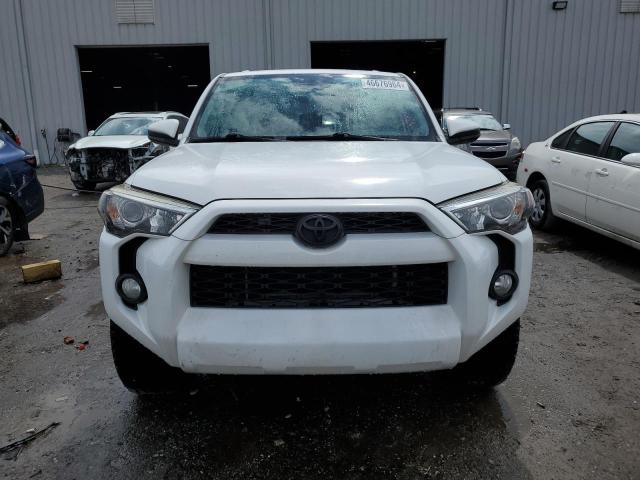 Photo 5 from auction – 2018 TOYOTA 4RUNNER SR with VIN JTEBU5JR3J5505733
