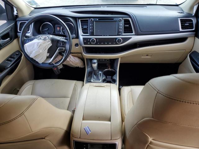 Photo 8 from auction – 2018 TOYOTA HIGHLANDER with VIN 5TDKZRFH3JS537265