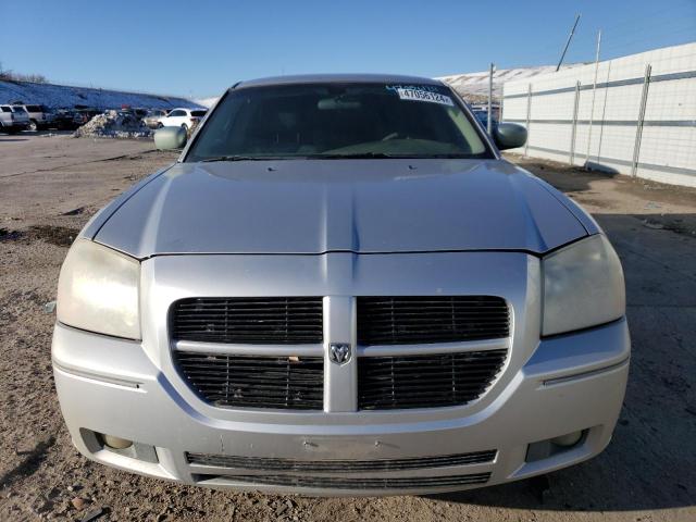 Photo 5 from auction – 2005 DODGE MAGNUM SXT with VIN 2D4FV48V75H647942