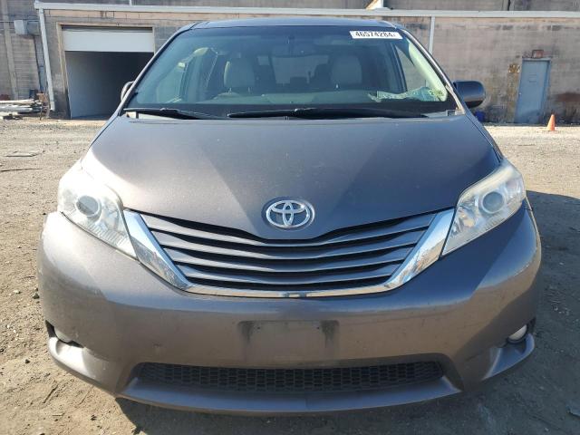 Photo 5 from auction – 2015 TOYOTA SIENNA XLE with VIN 5TDYK3DC6FS556399