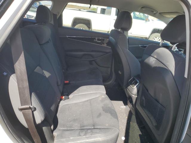 Photo 10 from auction – 2016 KIA SORENTO LX with VIN 5XYPG4A37GG067810
