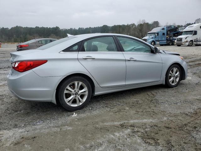 Фото 3 с аукциона – 2011 HYUNDAI SONATA SE с VIN 5NPEC4AC3BH002103
