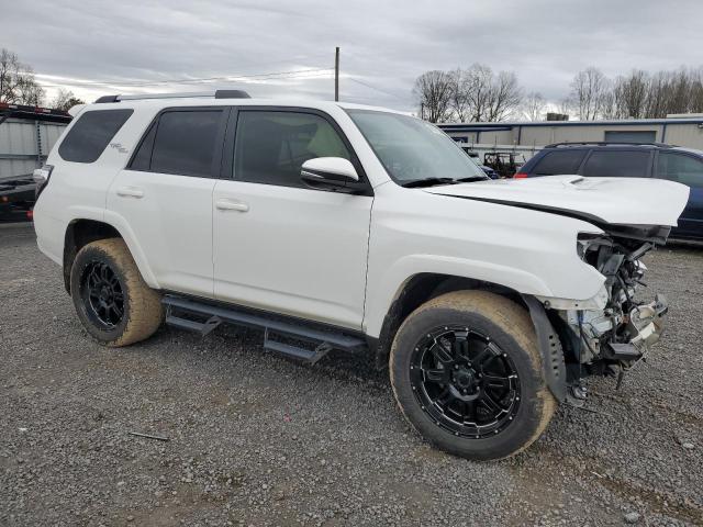 Photo 4 from auction – 2017 TOYOTA 4RUNNER SR with VIN JTEBU5JR8H5473405