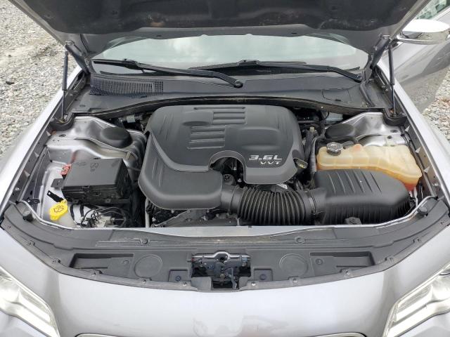 Photo 11 from auction – 2018 CHRYSLER 300 LIMITE with VIN 2C3CCAEG7JH194155