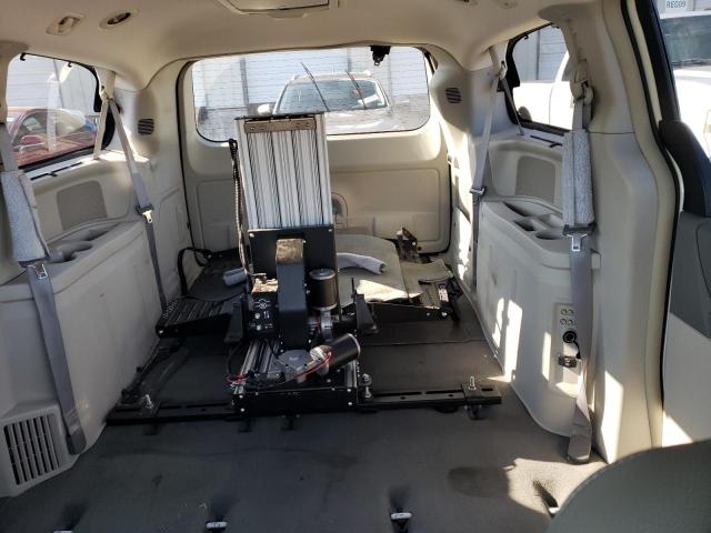 Photo 10 from auction – 2010 CHRYSLER TOWN & COU with VIN 2A4RR5DX3AR151658