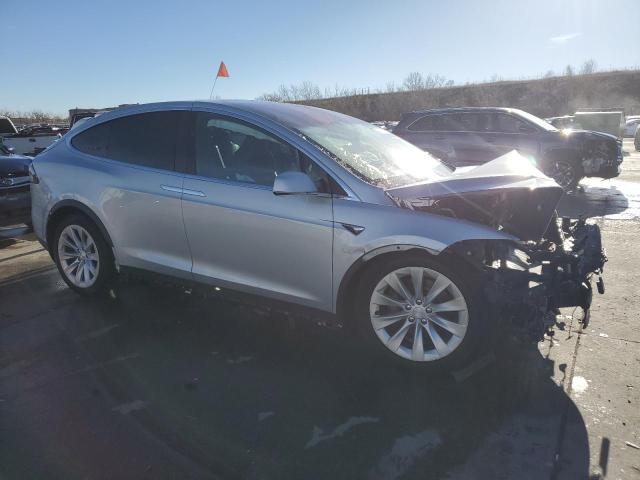 Photo 4 from auction – 2017 TESLA MODEL X with VIN 5YJXCDE22HF049558