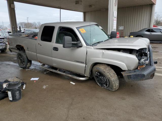 Photo 4 from auction – 2004 CHEVROLET SILVERADO with VIN 1GCHK29UX4E170454