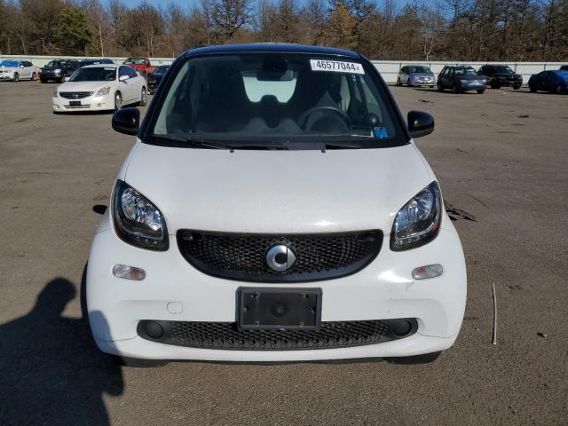Photo 5 from auction – 2016 SMART FORTWO with VIN WMEFJ5DA2GK061874