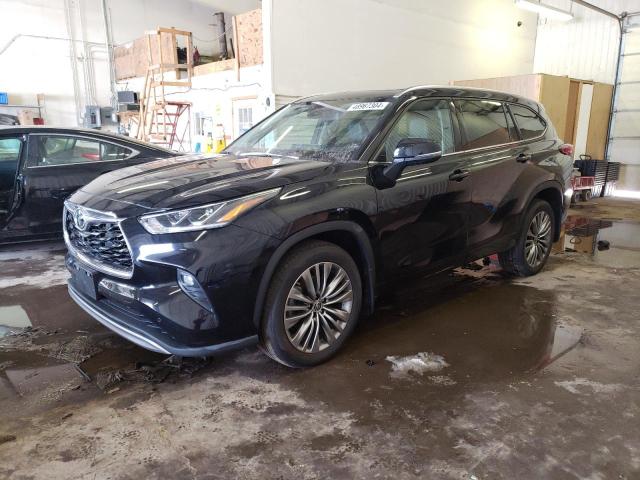 TOYOTA HIGHLANDER 2022 with VIN 5TDFZRBH6NS174697 - Photo from auction