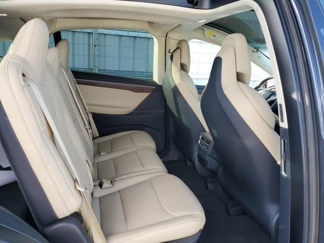Photo 11 from auction – 2017 TESLA MODEL X with VIN 5YJXCDE22HF044795