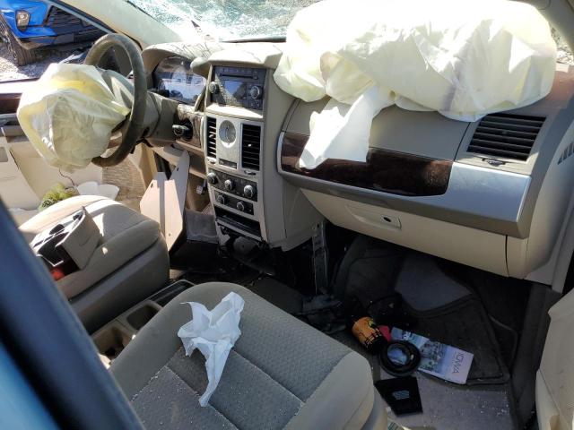 Photo 8 from auction – 2010 CHRYSLER TOWN & COU with VIN 2A4RR5D10AR151631