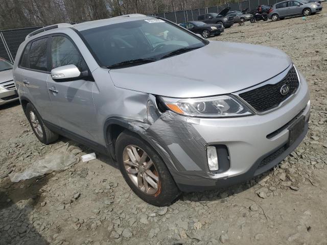 Photo 4 from auction – 2015 KIA SORENTO LX with VIN 5XYKT3A63FG612927