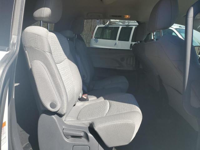 Photo 11 from auction – 2021 TOYOTA SIENNA LE with VIN 5TDKRKEC3MS042971