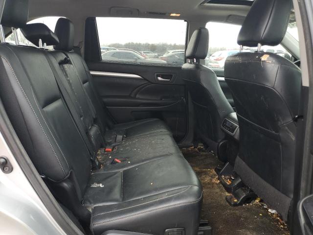 Photo 11 from auction – 2017 TOYOTA HIGHLANDER with VIN 5TDKZRFH9HS525731