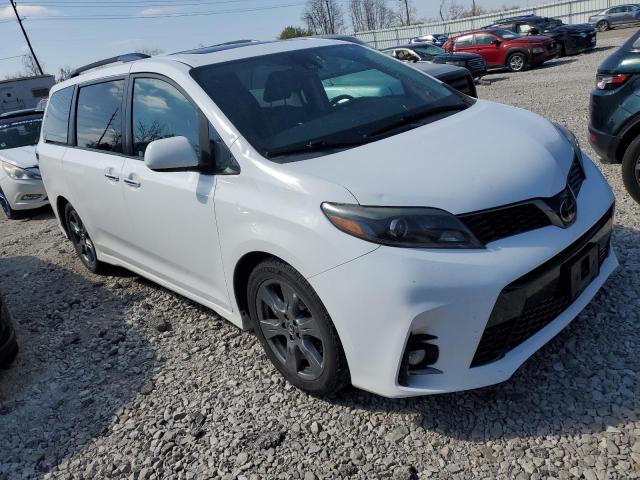 Photo 4 from auction – 2018 TOYOTA SIENNA SE with VIN 5TDXZ3DC6JS934883