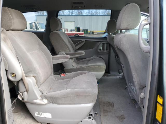 Photo 11 from auction – 2004 TOYOTA SIENNA LE with VIN 5TDBA23C14S006156