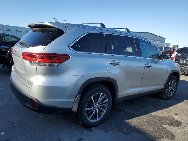 Photo 3 from auction – 2019 TOYOTA HIGHLANDER with VIN 5TDJZRFH9KS962003