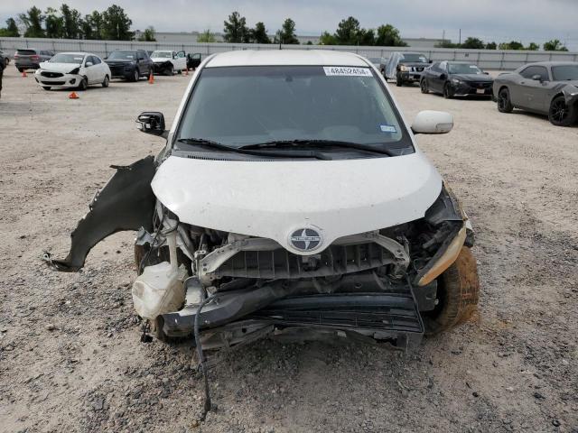 Photo 5 from auction – 2010 TOYOTA SCION XD with VIN JTKKU4B49A1001270
