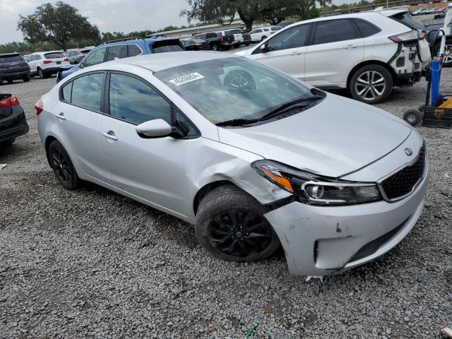 Photo 4 from auction – 2017 KIA FORTE LX with VIN 3KPFK4A7XHE017172