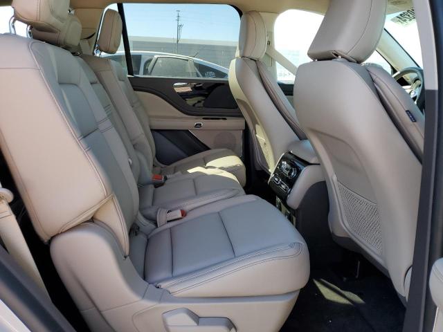 Photo 10 from auction – 2023 LINCOLN AVIATOR with VIN 5LM5J6WC2PGL26822
