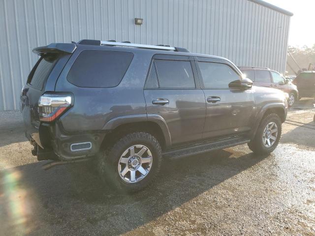 Photo 3 from auction – 2014 TOYOTA 4RUNNER SR with VIN JTEBU5JR1E5172955