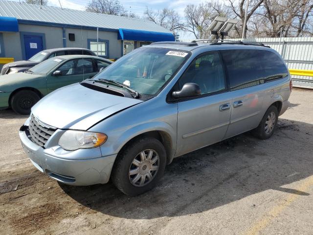 CHRYSLER TOWN & COU 2005 with VIN 2C4GP54L35R102174 - Photo from auction