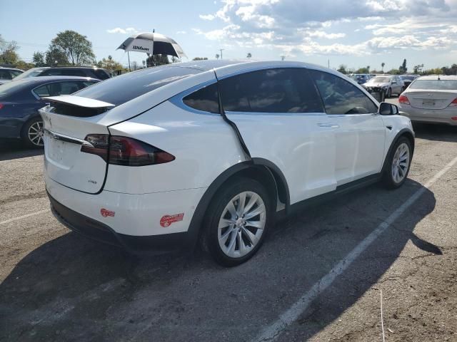 Photo 3 from auction – 2016 TESLA MODEL X with VIN 5YJXCBE23GF029418
