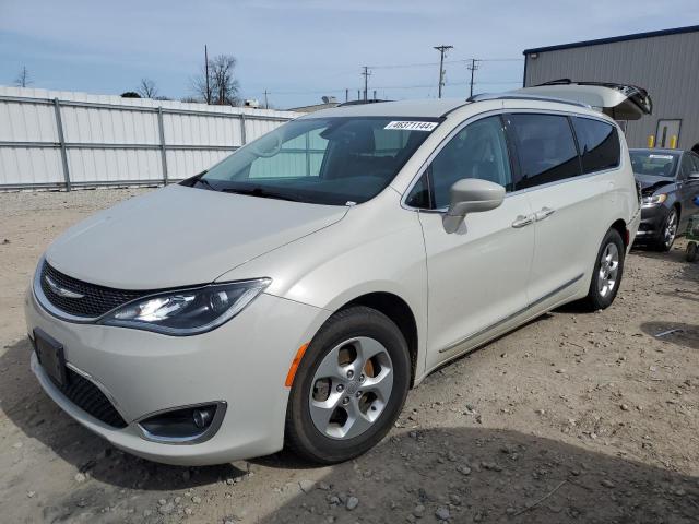 CHRYSLER PACIFICA T 2017 with VIN 2C4RC1EGXHR622665 - Photo from auction
