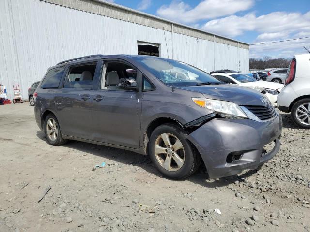 Photo 4 from auction – 2013 TOYOTA SIENNA LE with VIN 5TDKK3DC6DS325537
