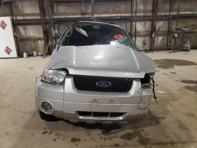 Photo 5 from auction – 2005 FORD ESCAPE LIM with VIN 1FMYU94165KB63161