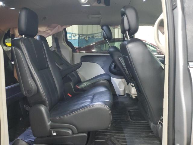 Photo 11 from auction – 2015 CHRYSLER TOWN & COU with VIN 2C4RC1CG0FR699397