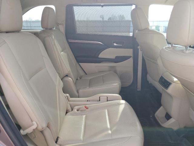 Photo 11 from auction – 2018 TOYOTA HIGHLANDER with VIN 5TDDZRFH1JS487863