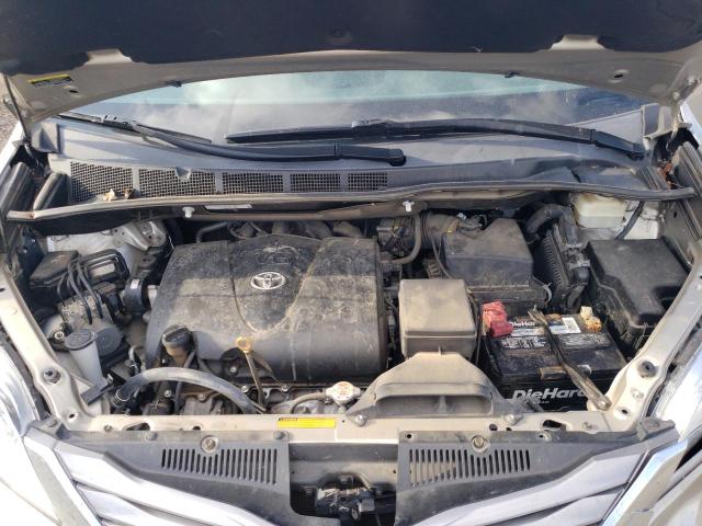 Photo 12 from auction – 2017 TOYOTA SIENNA XLE with VIN 5TDYZ3DC7HS830689