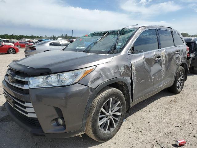 TOYOTA HIGHLANDER 2018 z numerem VIN 5TDKZRFH6JS533789 - Zdjęcie z aukcji