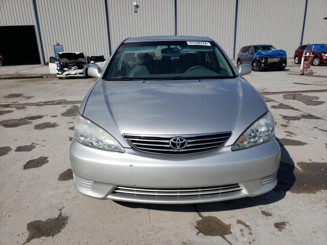 Photo 5 from auction – 2005 TOYOTA CAMRY LE with VIN 4T1BE32K95U009351