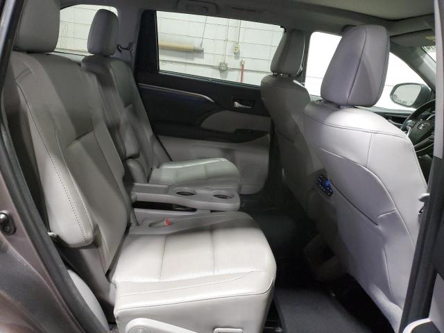 Photo 11 from auction – 2018 TOYOTA HIGHLANDER with VIN 5TDDZRFH8JS497189