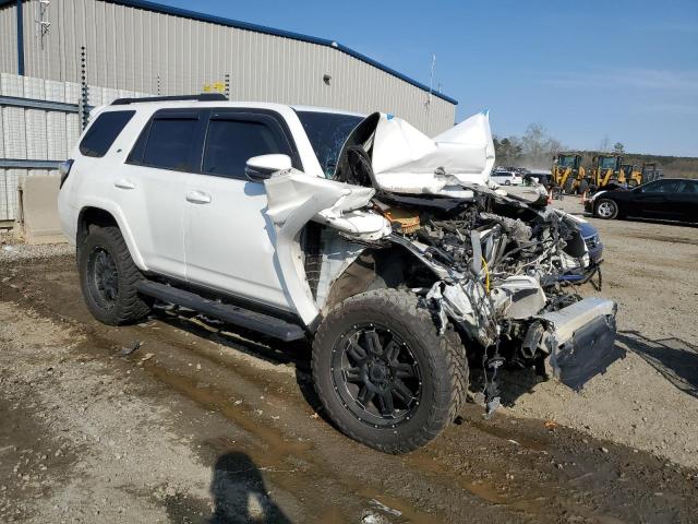 Photo 4 from auction – 2016 TOYOTA 4RUNNER SR with VIN JTEBU5JR7G5298482