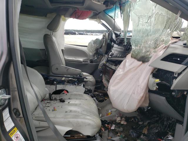Photo 7 from auction – 2011 TOYOTA SIENNA XLE with VIN 5TDDK3DC4BS027977