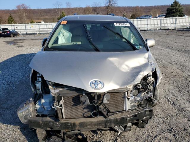 Photo 5 from auction – 2017 TOYOTA SIENNA LE with VIN 5TDKZ3DC2HS772576