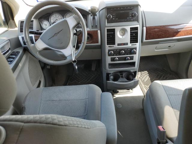 Photo 8 from auction – 2010 CHRYSLER TOWN & COU with VIN 2A4RR5D17AR306854